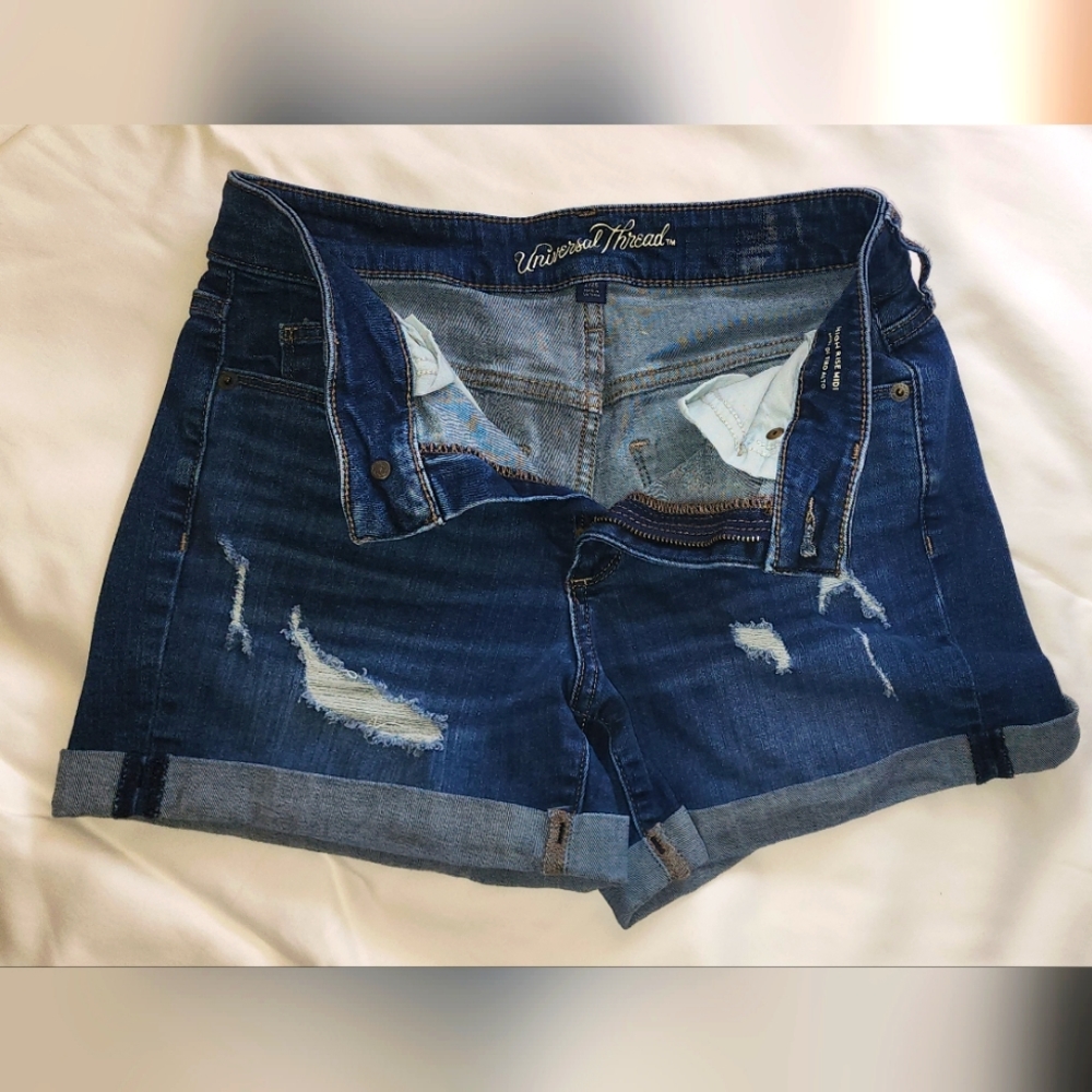 Universal thread high rise midi shorts sz 2/26 women's